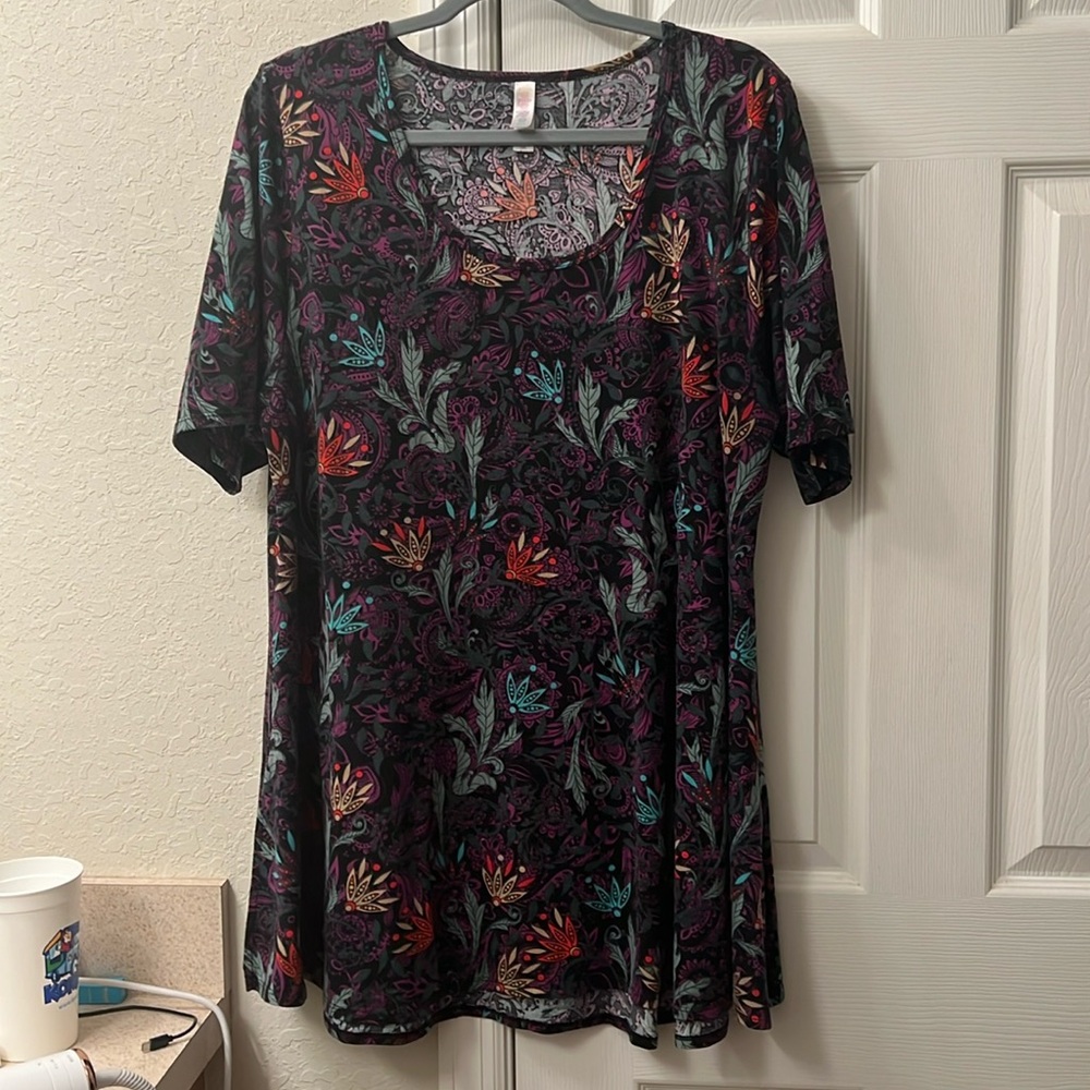 2XL LulaRoe The Perfect T